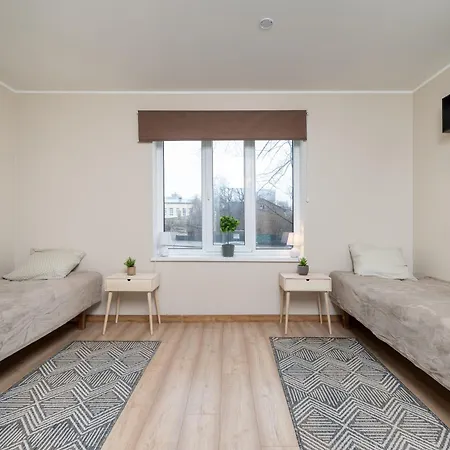Apartment 3 - Stylish 2br Apartment, Airport Access, Near Old Town