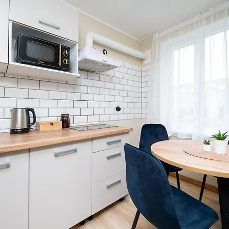 Lägenhet 3 - Stylish 2br Apartment, Airport Access, Near Old Town *